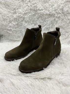 Munro American Booties Size 11.5 M Olive Green Suede Side-Zip Ankle Booties